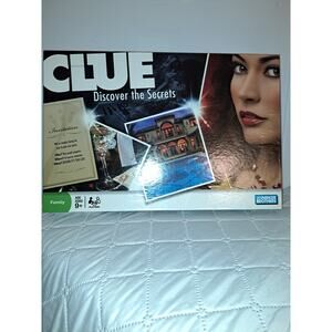 CLUE DISCOVER THE SECRETS FAMILY BOARD GAME MYSTERY PARKER BROTHERS